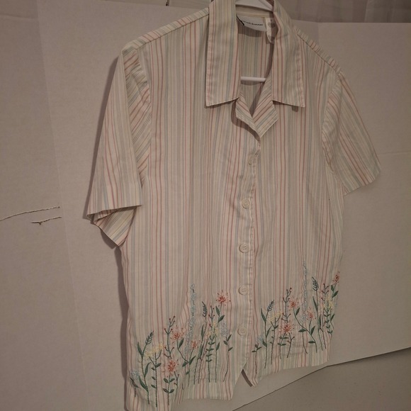 Alfred Dunner Tops - 3/$15 Alfred Dunner Womens 12 Striped Floral Embroidered Sequin Blouse